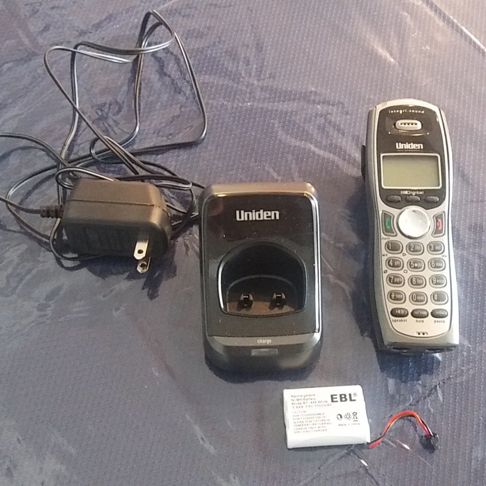 Uniden TCX905 Handset And Charger